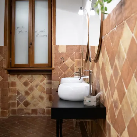 Domus Petra Bed & Breakfast 4*